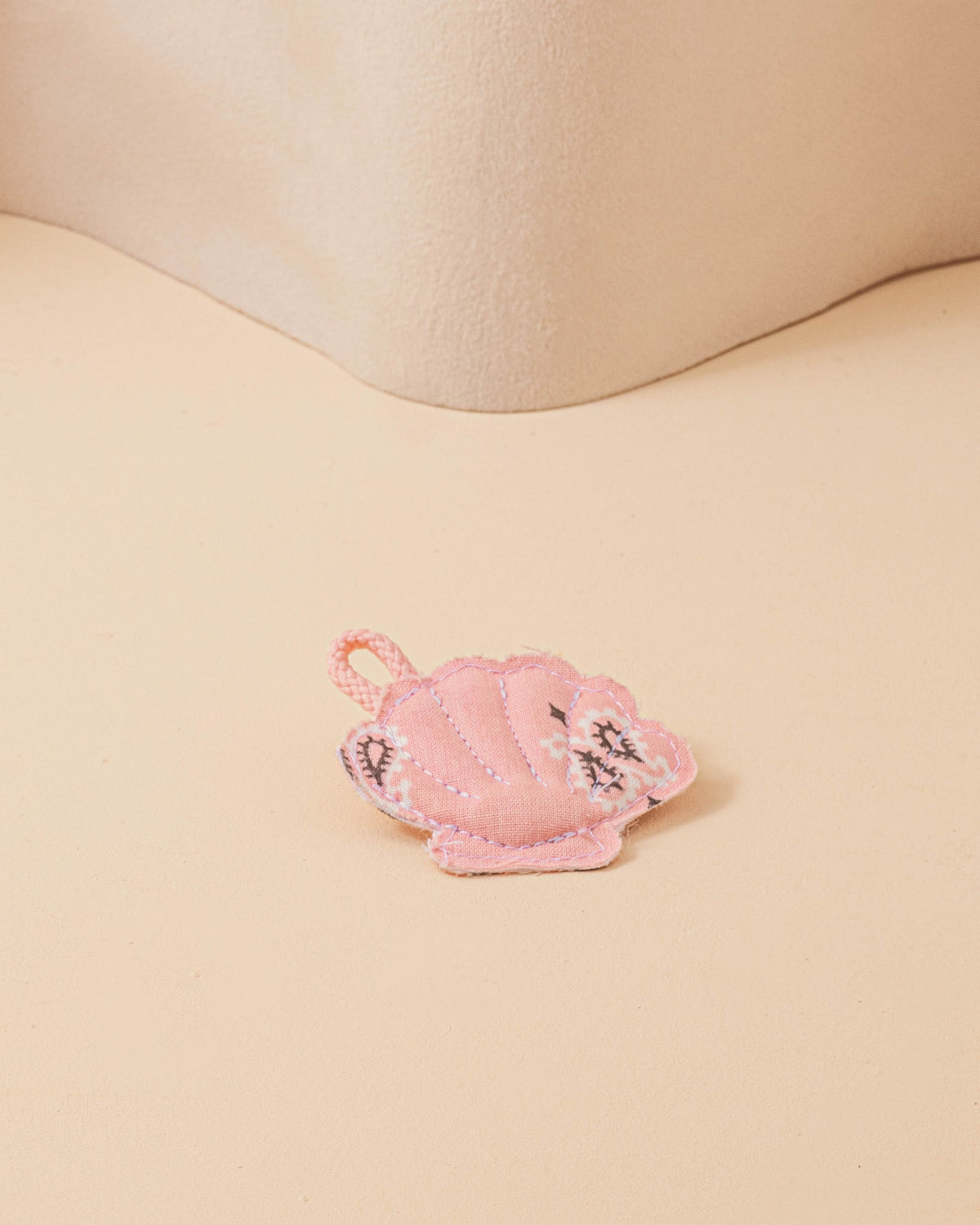 Call It By Your Name x La Bonne Brosse Charms Coquillage Rose Pale