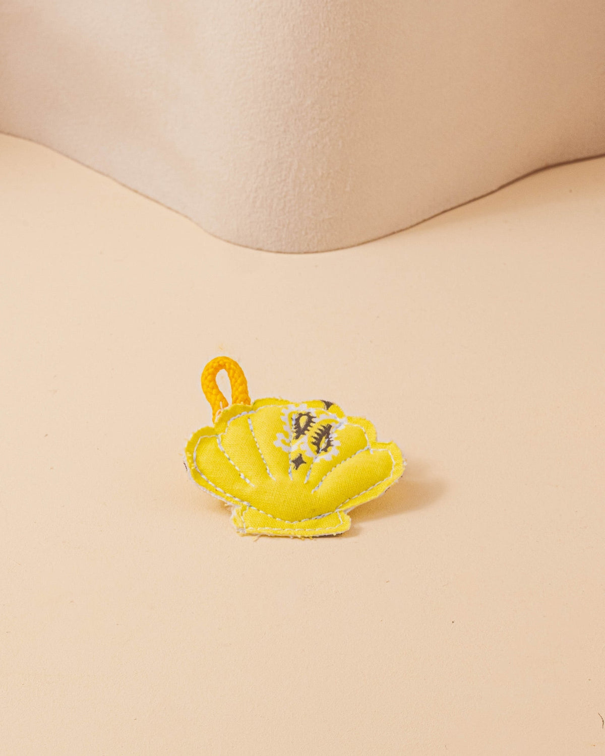 Call It By Your Name x La Bonne Brosse Charms Coquillage Jaune Pale