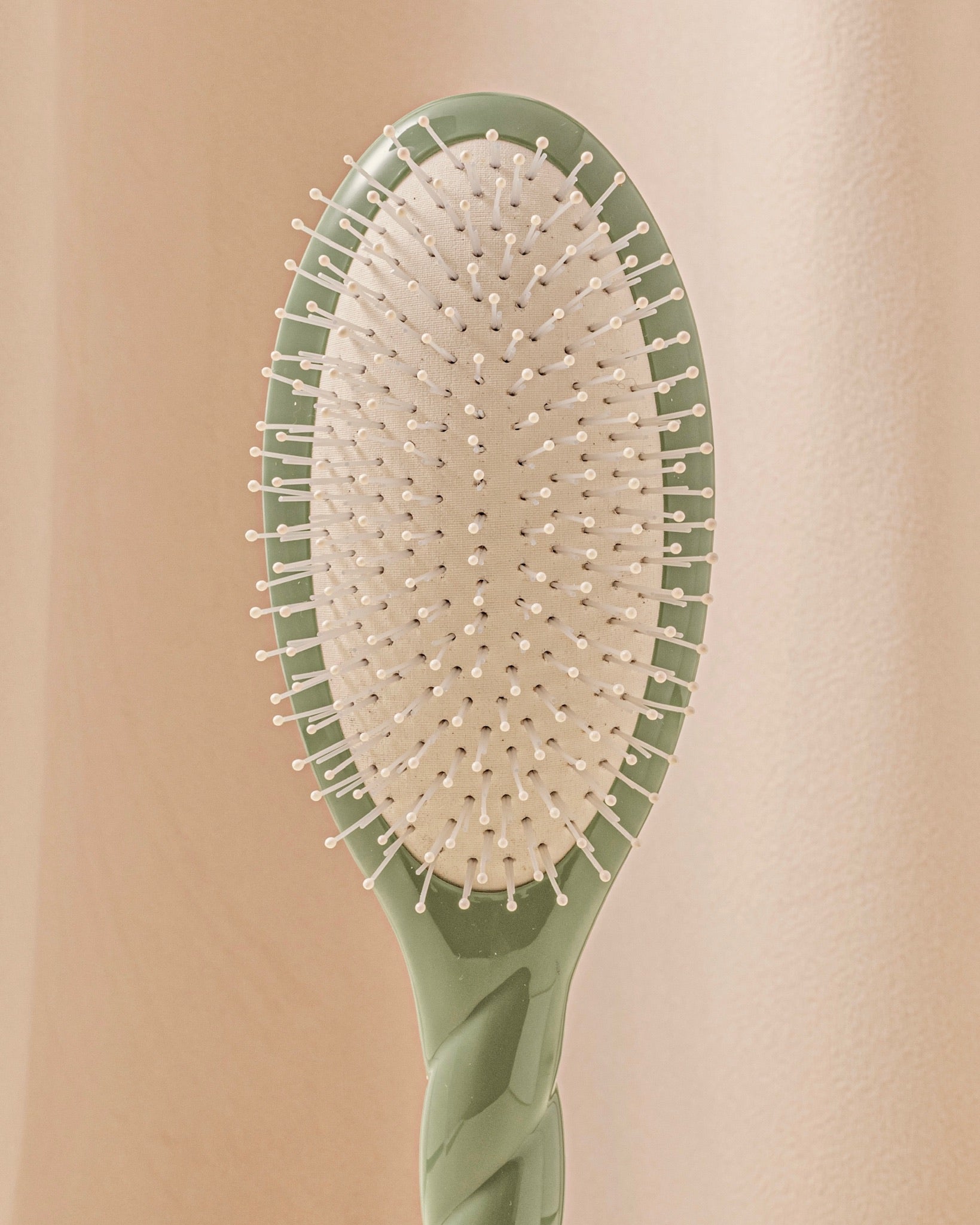 N.04 La Brosse Démêlante & Massante La Miracle Vert Amande