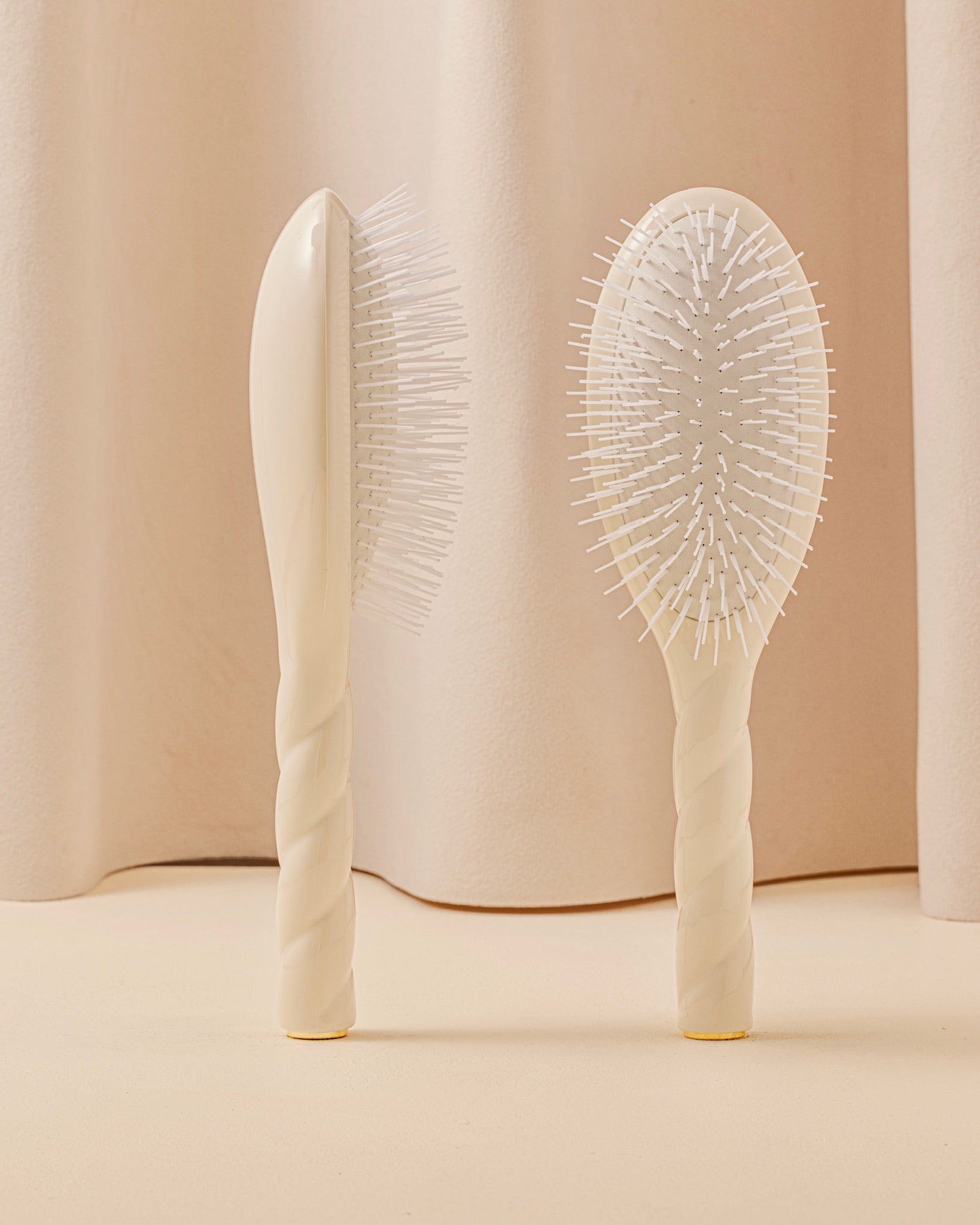 N.07 La Brosse Démêlante & Stimulante l'Intense Blanc Crème