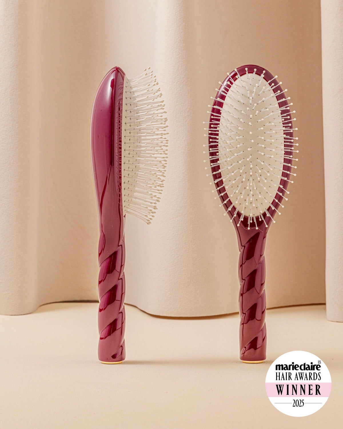 N.04 La Brosse Démêlante & Massante La Miracle Rouge Cerise