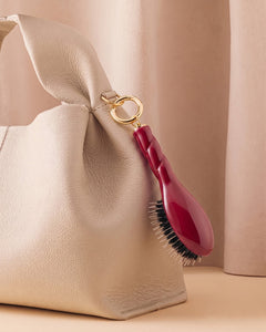 N.02 La Micro Brosse Démêlante & Soin l'Indispensable Rouge Cerise