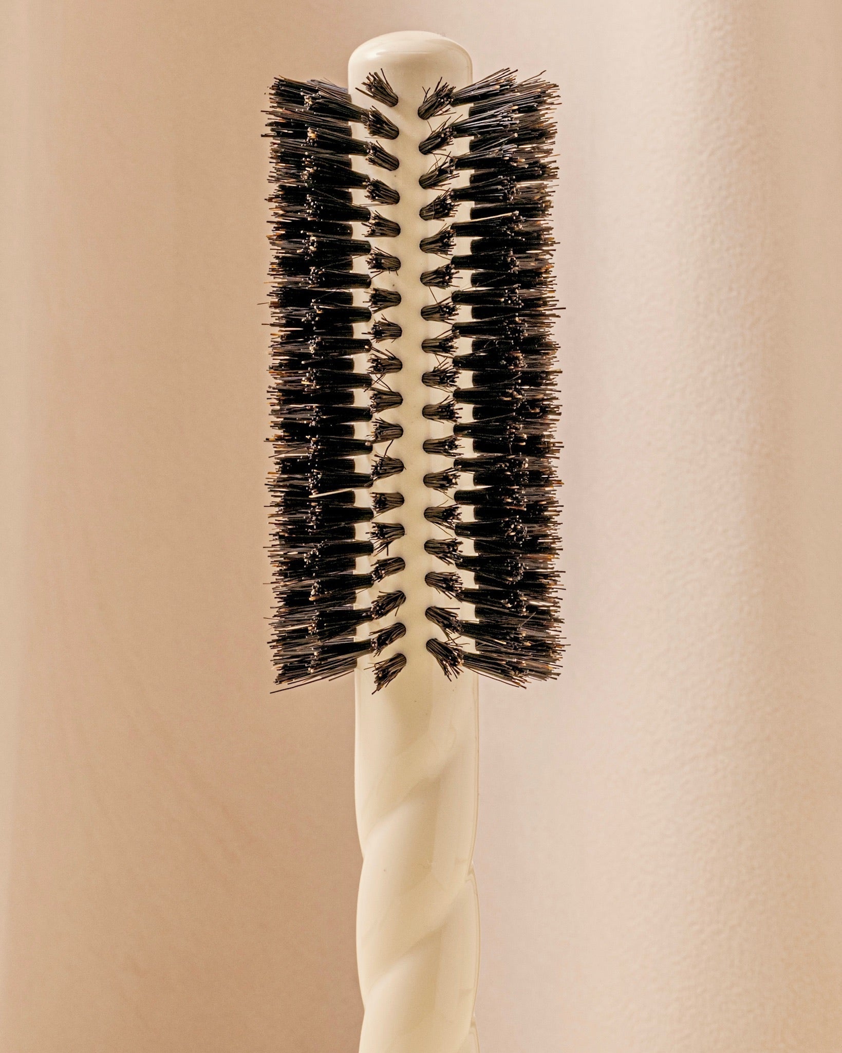 N.05 La Brosse Ronde Brushing Volume & Style Blanc Crème