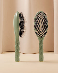 N.02 La Brosse Démêlante & Soin l'Indispensable Vert Amande