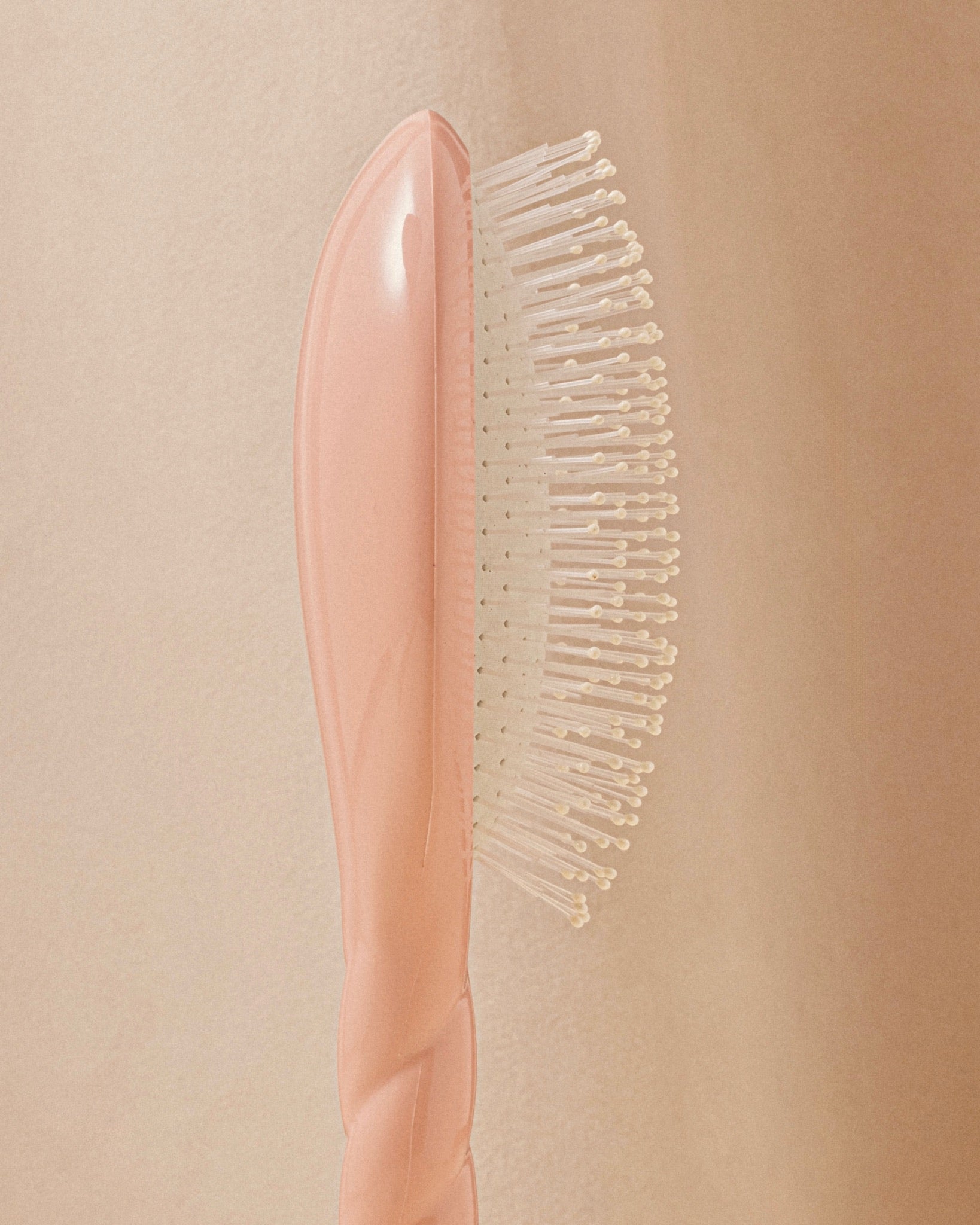 N.04 La Brosse Démêlante & Massante La Miracle Rose Poudré