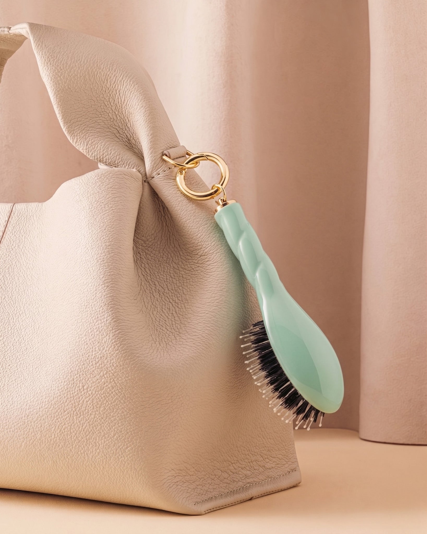 Édition Limitée Bleu Lagon N.03 La Micro Brosse Cuir Chevelu Sensible l'Indispensable Douceur