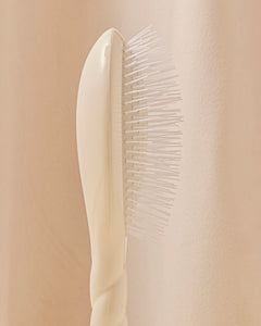 N.07 La Brosse Démêlante & Stimulante l'Intense Blanc Crème