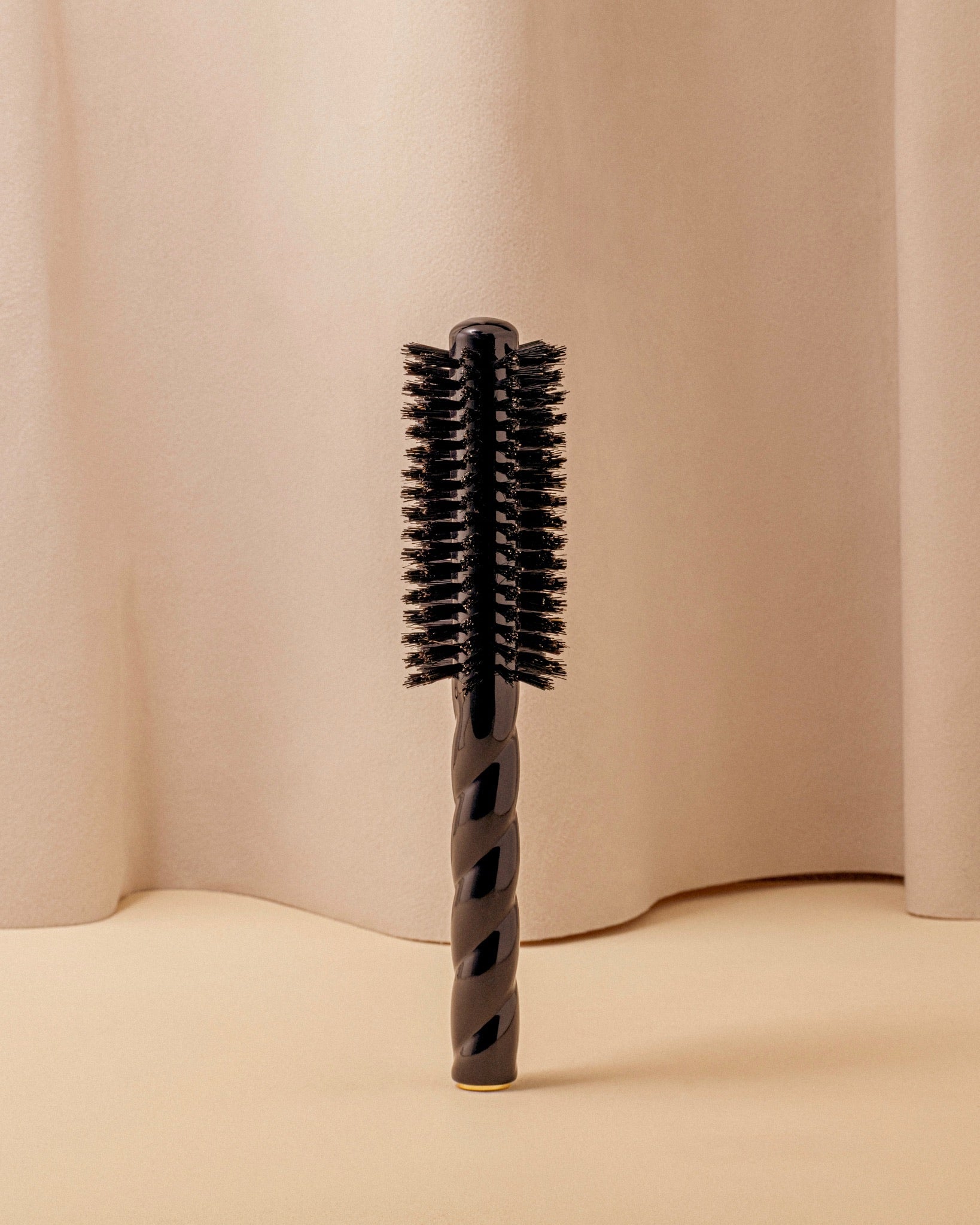 Black Édition N.05 La Brosse Ronde Brushing Volume & Style