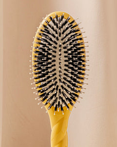 N.03 La Brosse Cuir Chevelu Sensible l'Indispensable Douceur Jaune Safran
