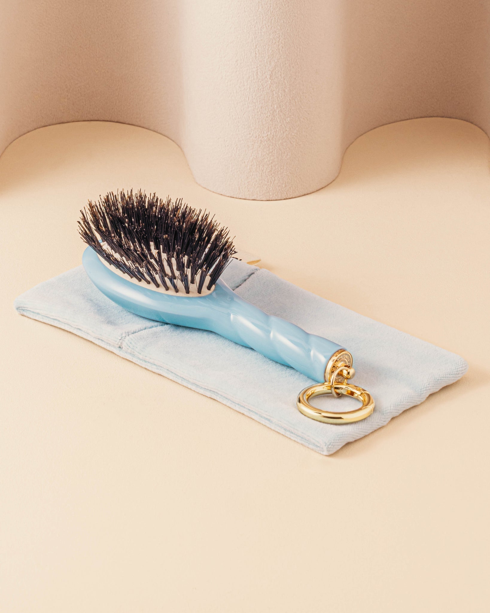 N.01 La Micro Brosse Brillance & Soin l’Universelle Bleu Ciel