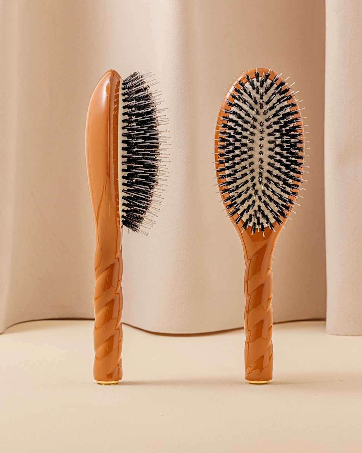 N.02 La Brosse Démêlante & Soin l'Indispensable Terracotta