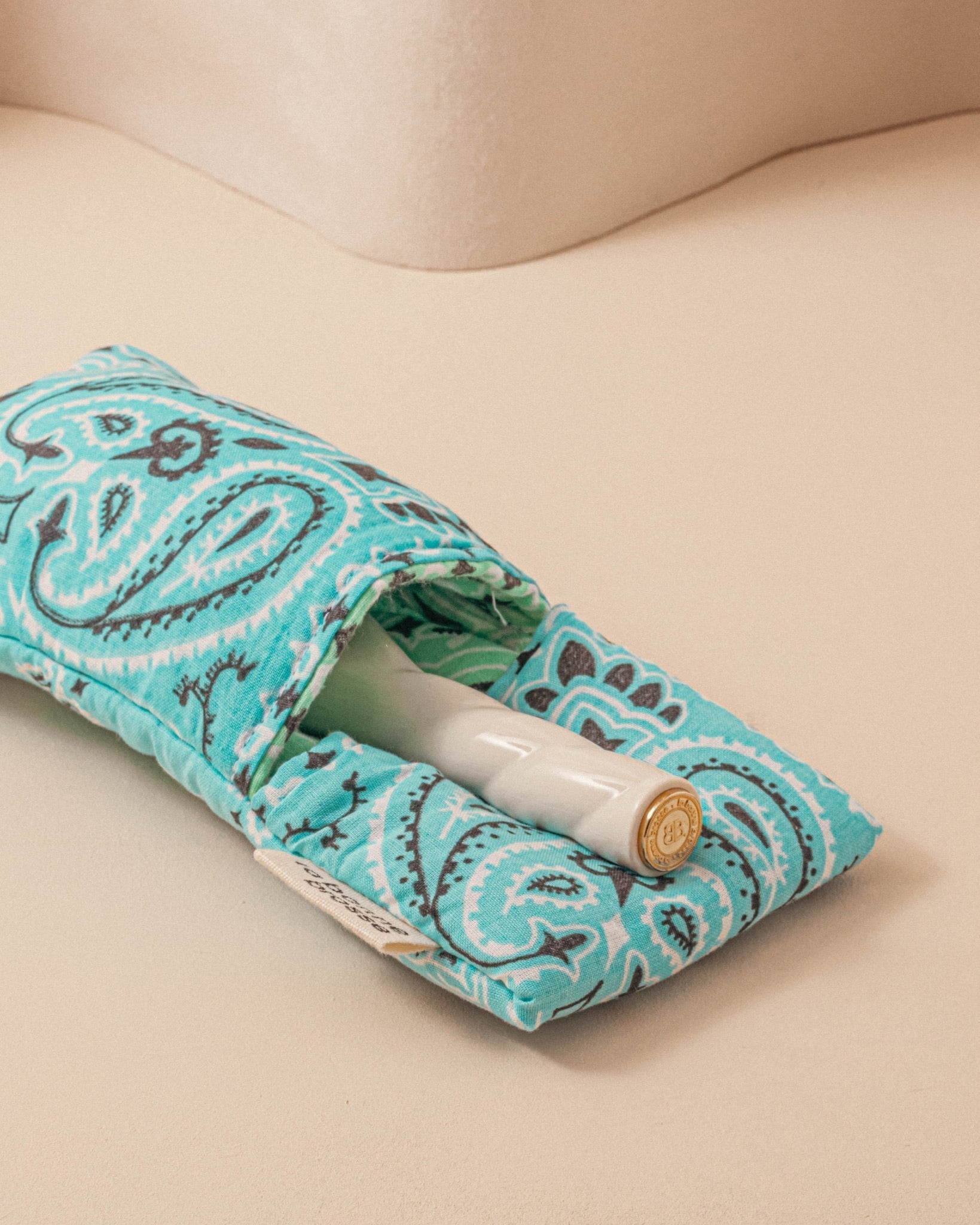 Call It By Your Name x La Bonne Brosse Pochette Petite Brosse Bleu Ciel