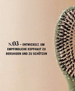 N.03 La Brosse Cuir Chevelu Sensible l'Indispensable Douceur Vert Amande