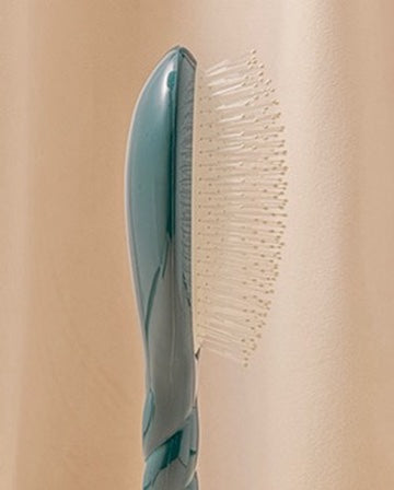 N.04 La Brosse Démêlante & Massante La Miracle Bleu Encre