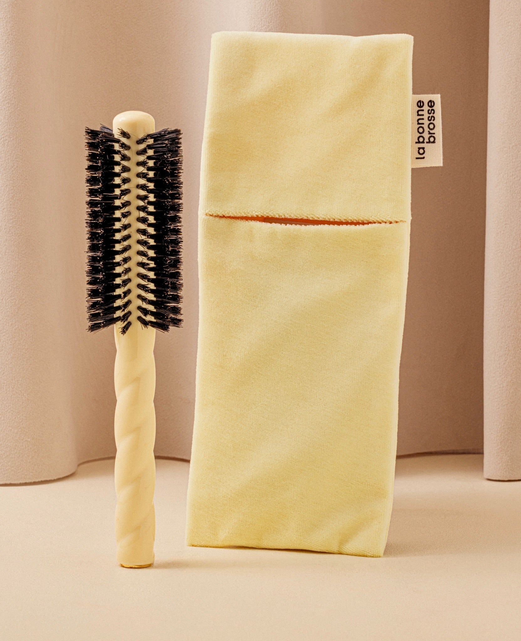 N.05 La Brosse Ronde Brushing Volume & Style Ivoire Cair