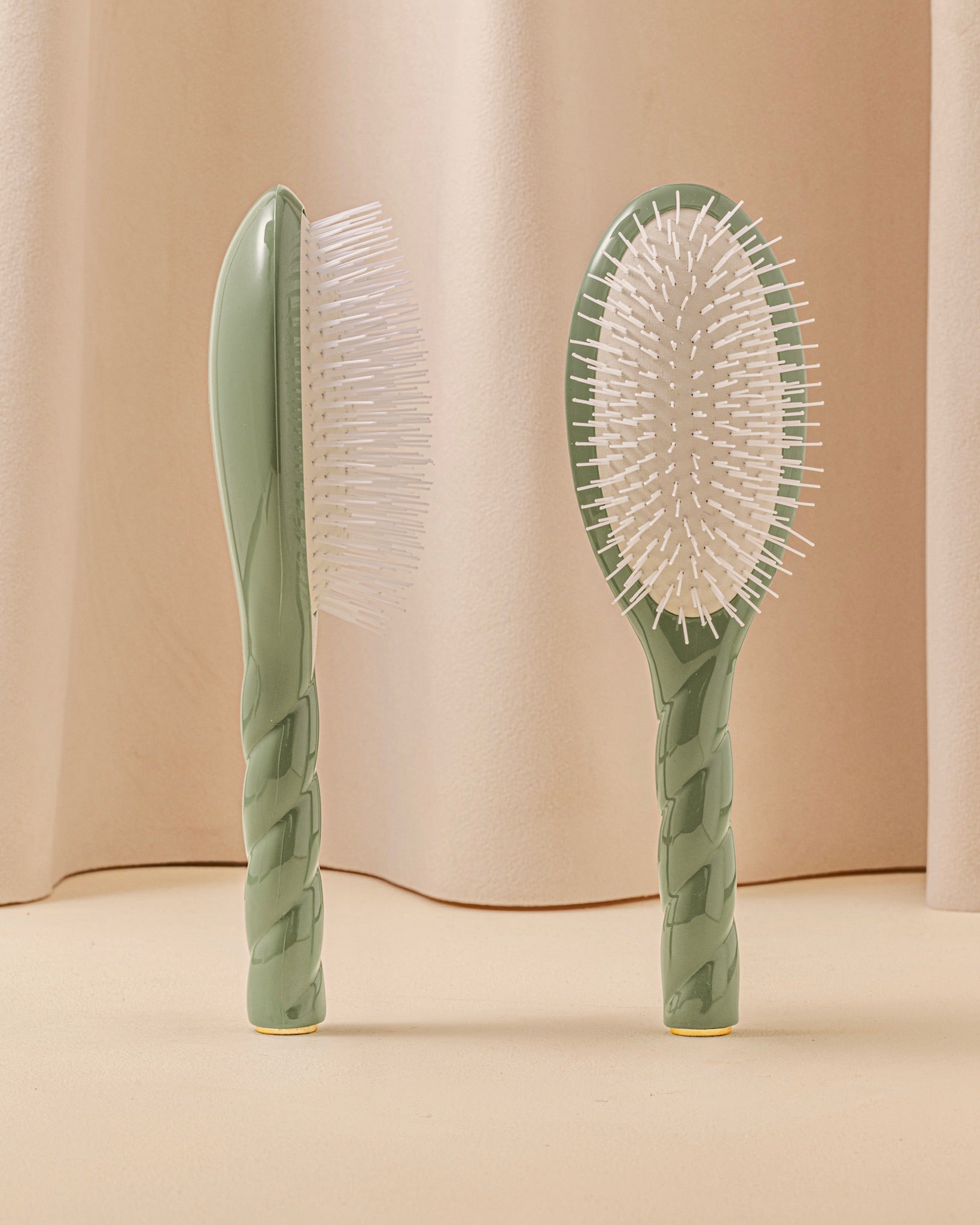 N.07 La Brosse Démêlante & Stimulante l'Intense Vert Amande